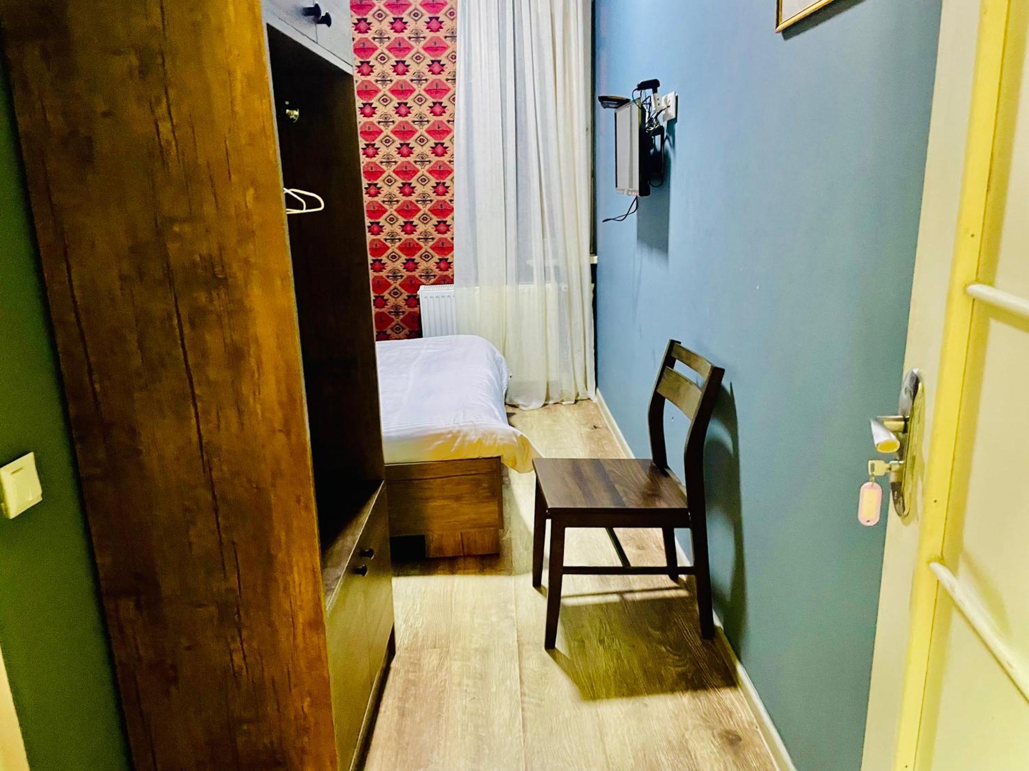 Hotel Klarastan Bon Voyage Тбилиси Экстерьер фото