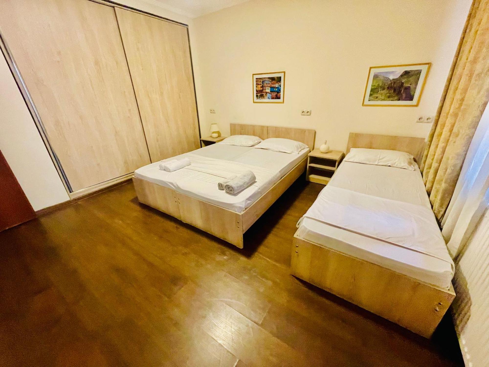 Hotel Klarastan Bon Voyage Тбилиси Экстерьер фото