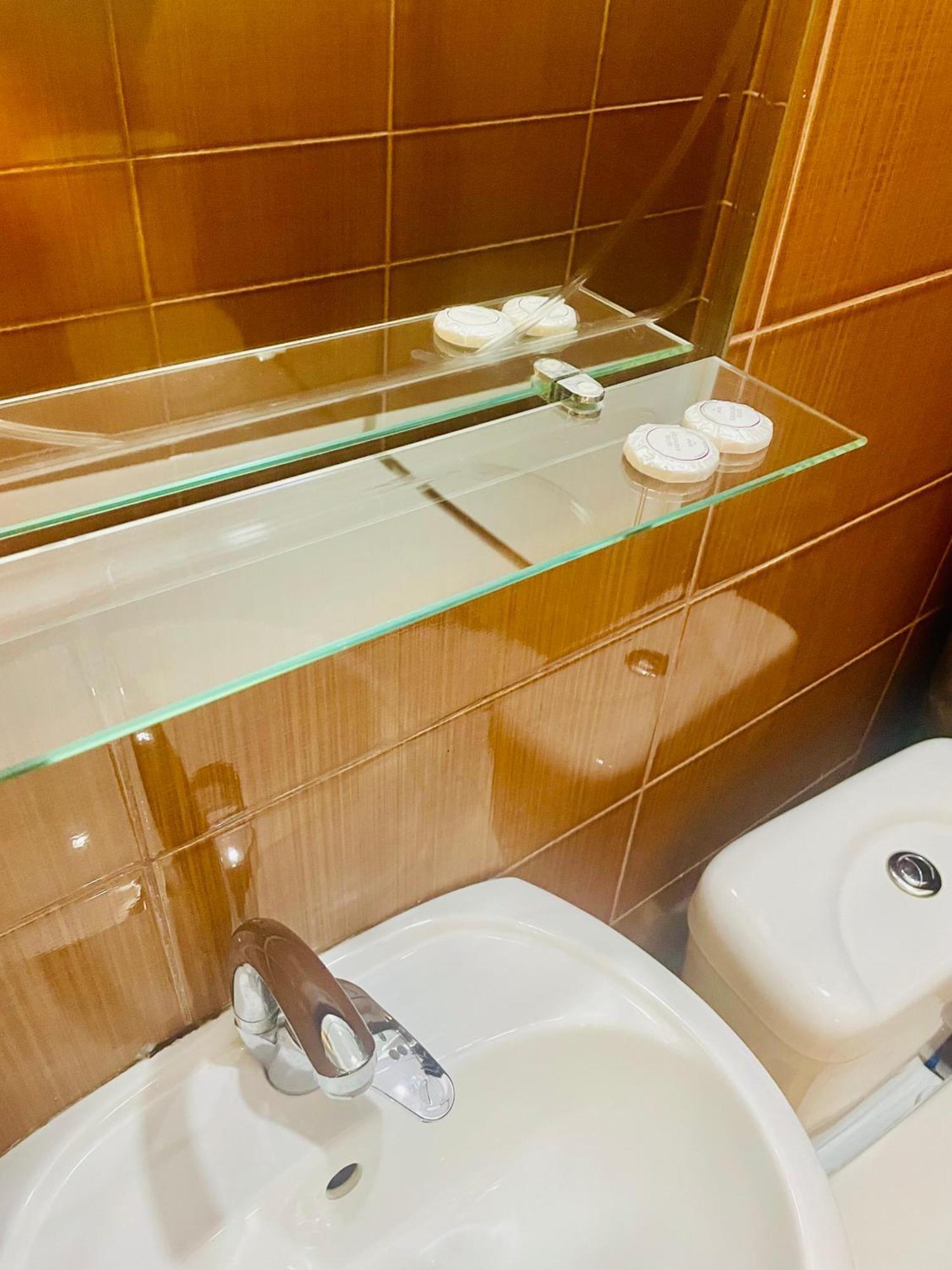 Hotel Klarastan Bon Voyage Тбилиси Экстерьер фото