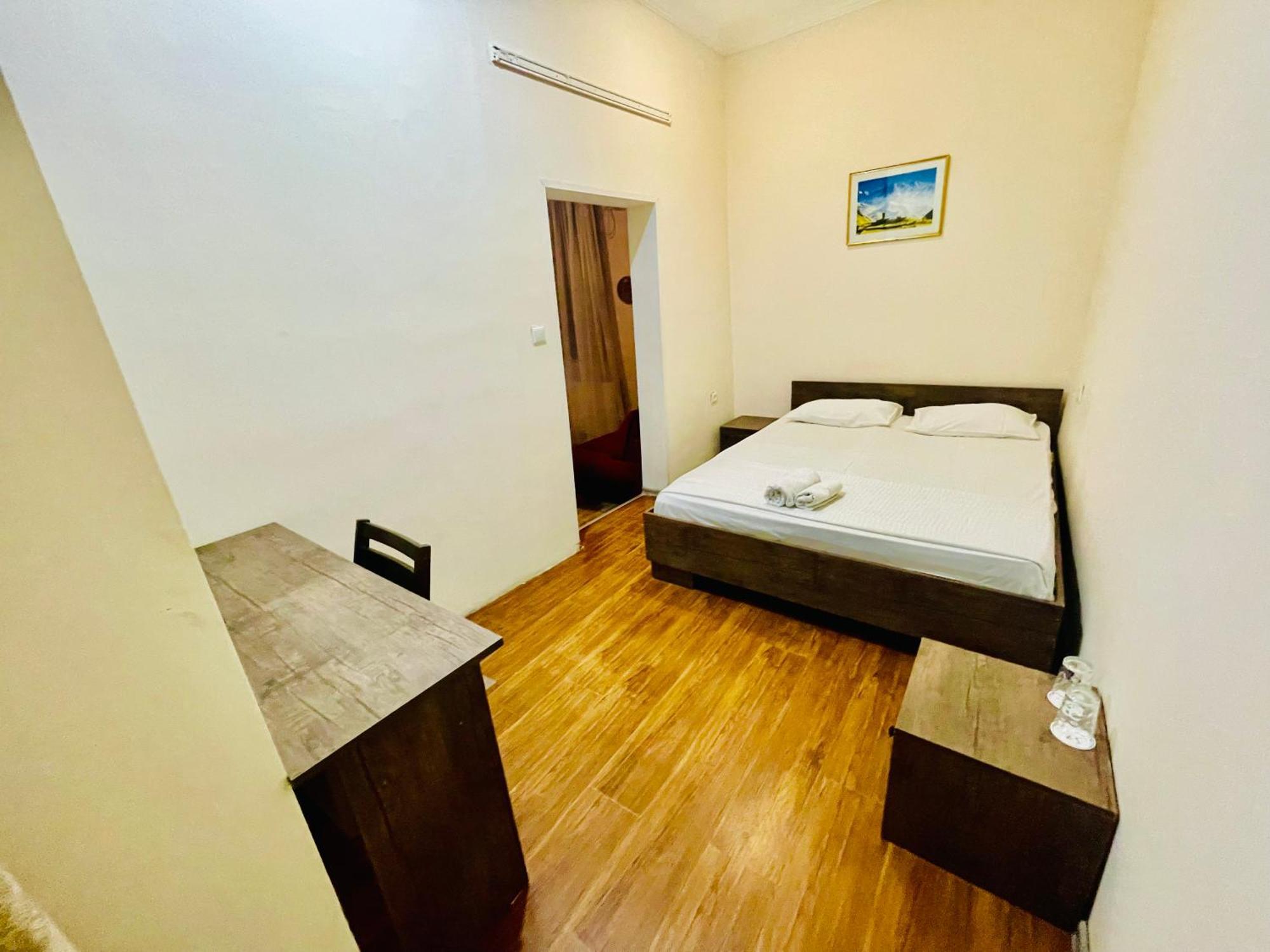 Hotel Klarastan Bon Voyage Тбилиси Экстерьер фото