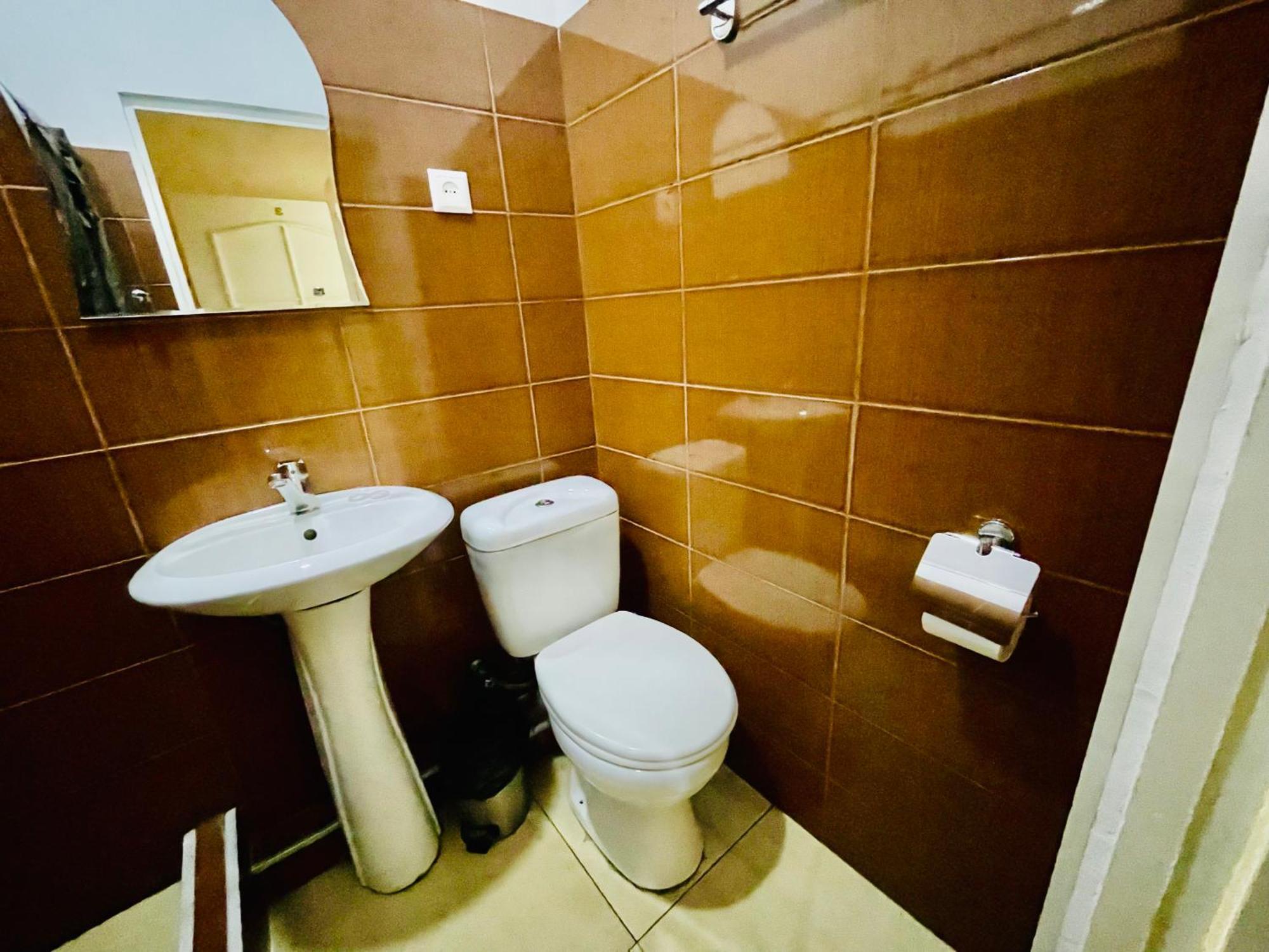 Hotel Klarastan Bon Voyage Тбилиси Экстерьер фото