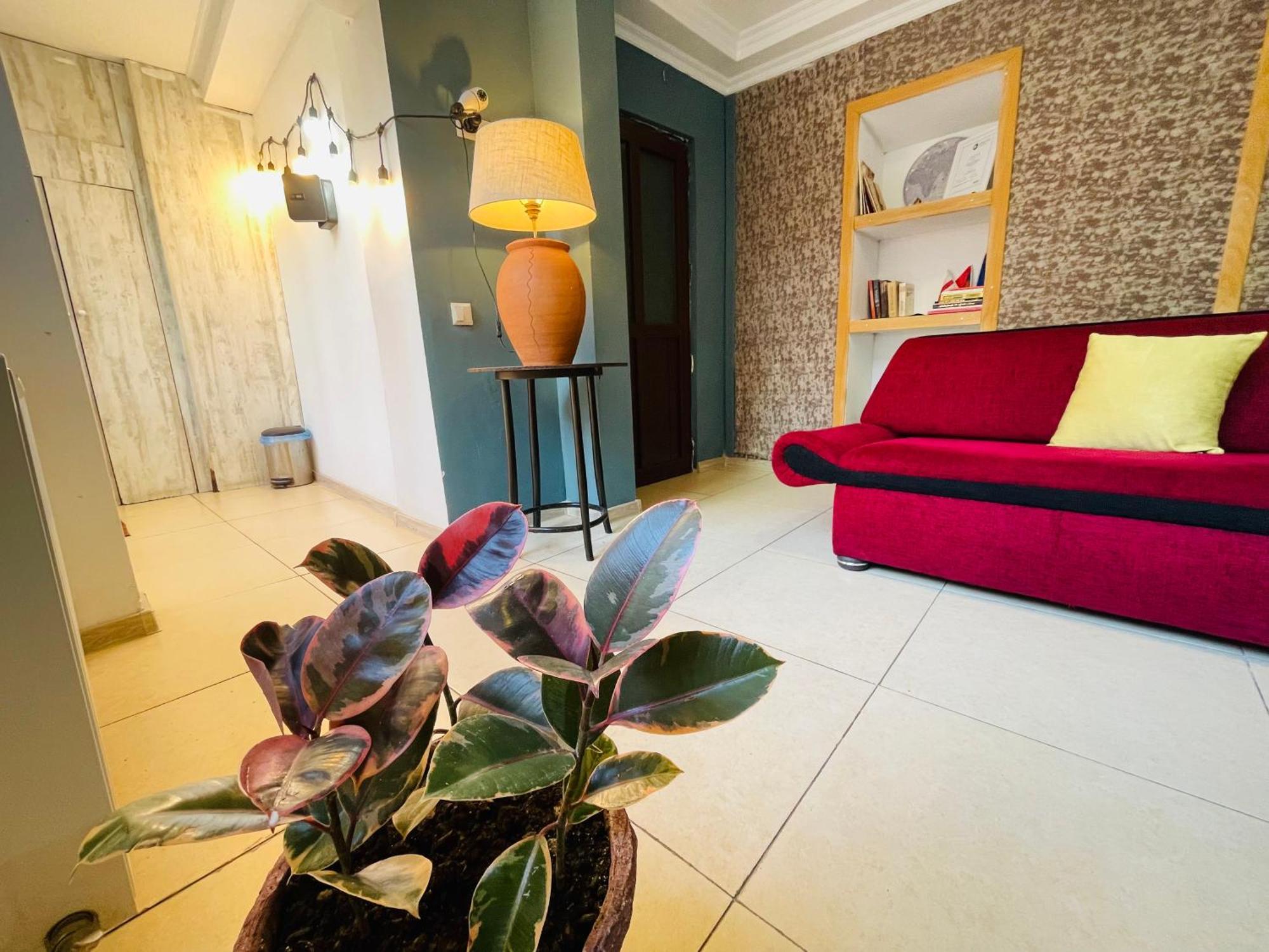Hotel Klarastan Bon Voyage Тбилиси Экстерьер фото